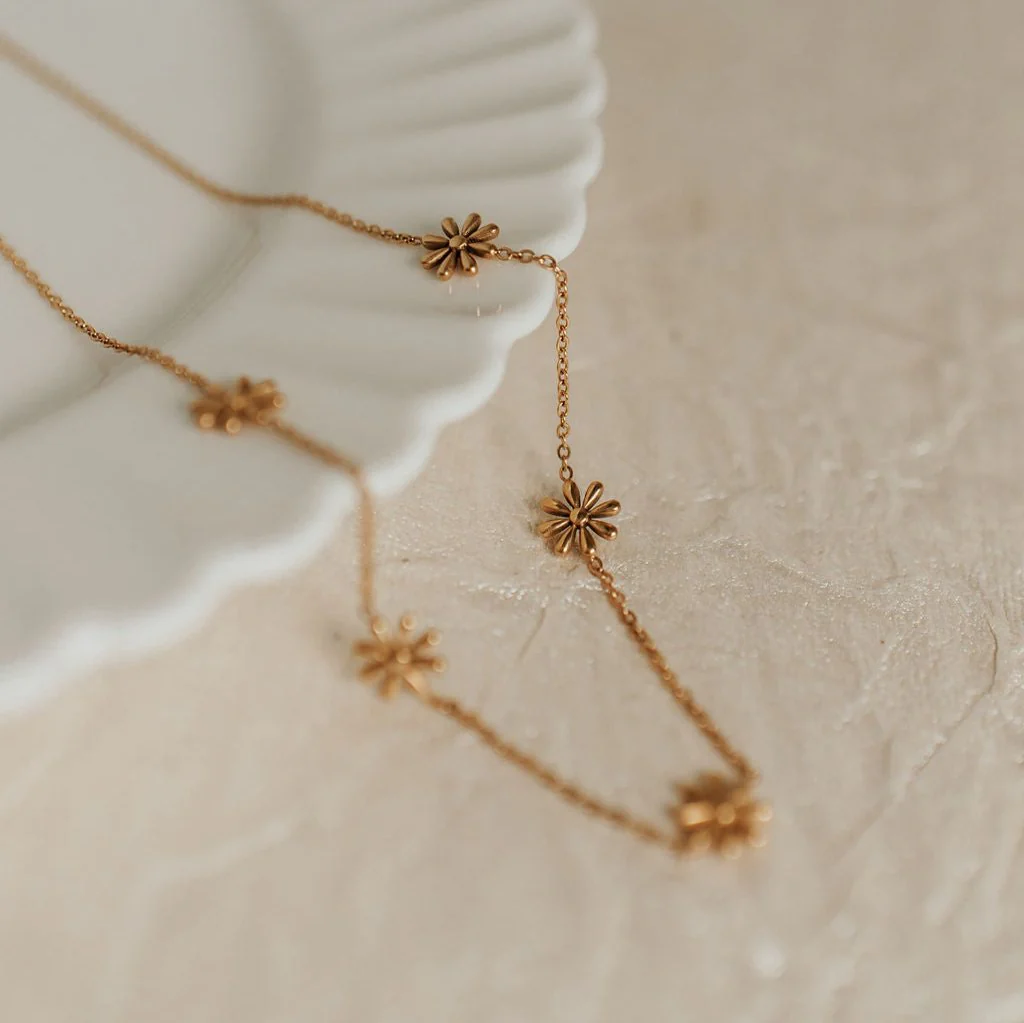 Anna Floral Necklace - Image 3