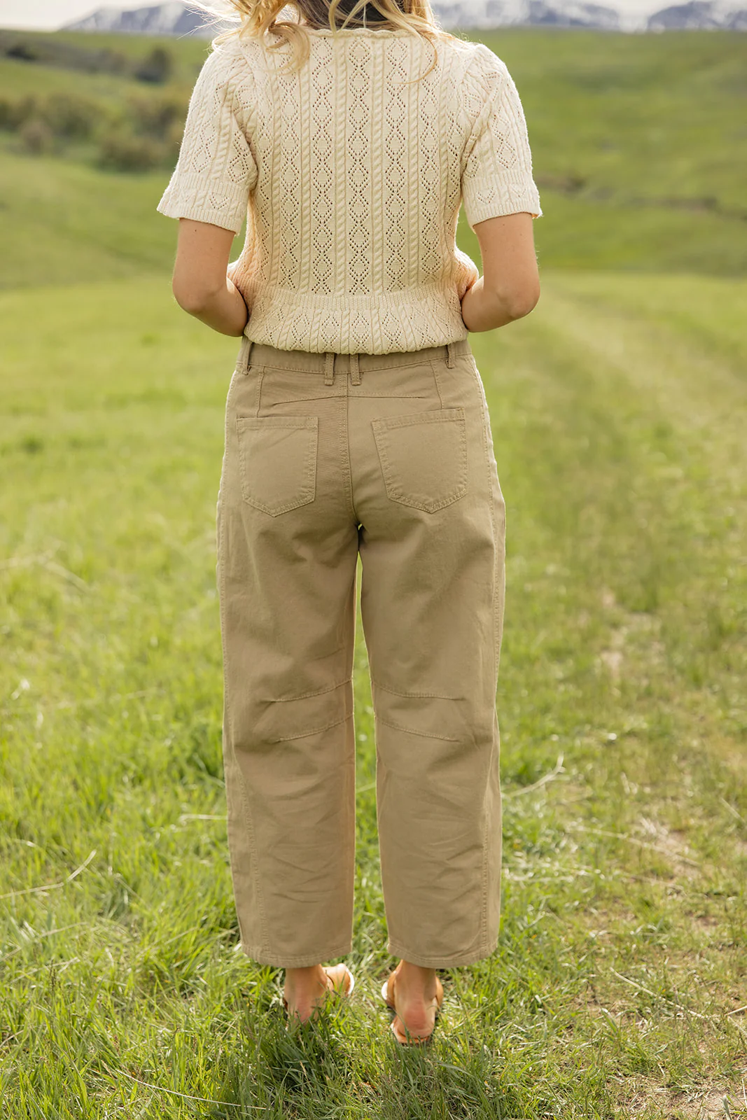 Austin Mid Rise Barrel Jeans - Image 4