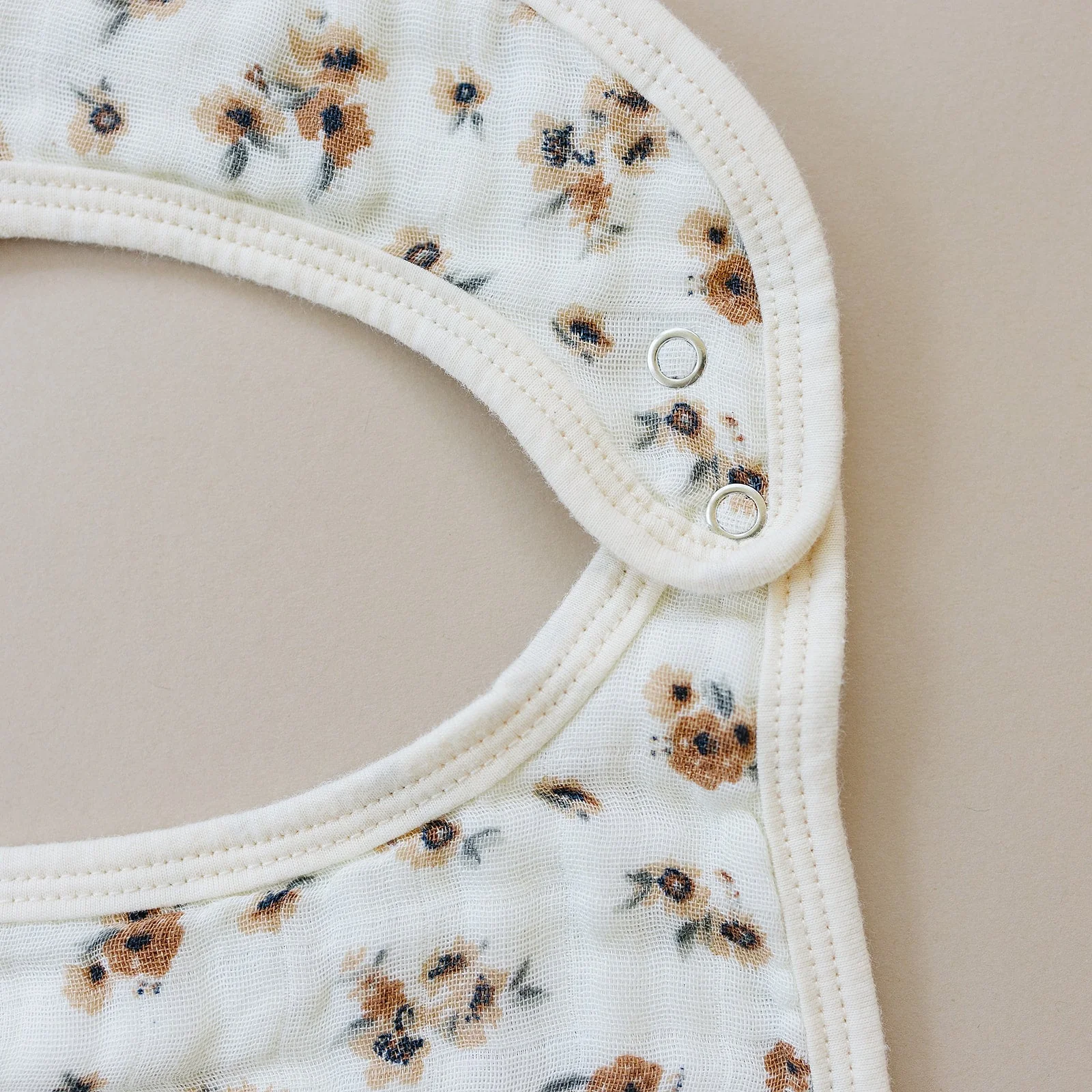 Autumn Bloom Classic Muslin Bib - Image 3