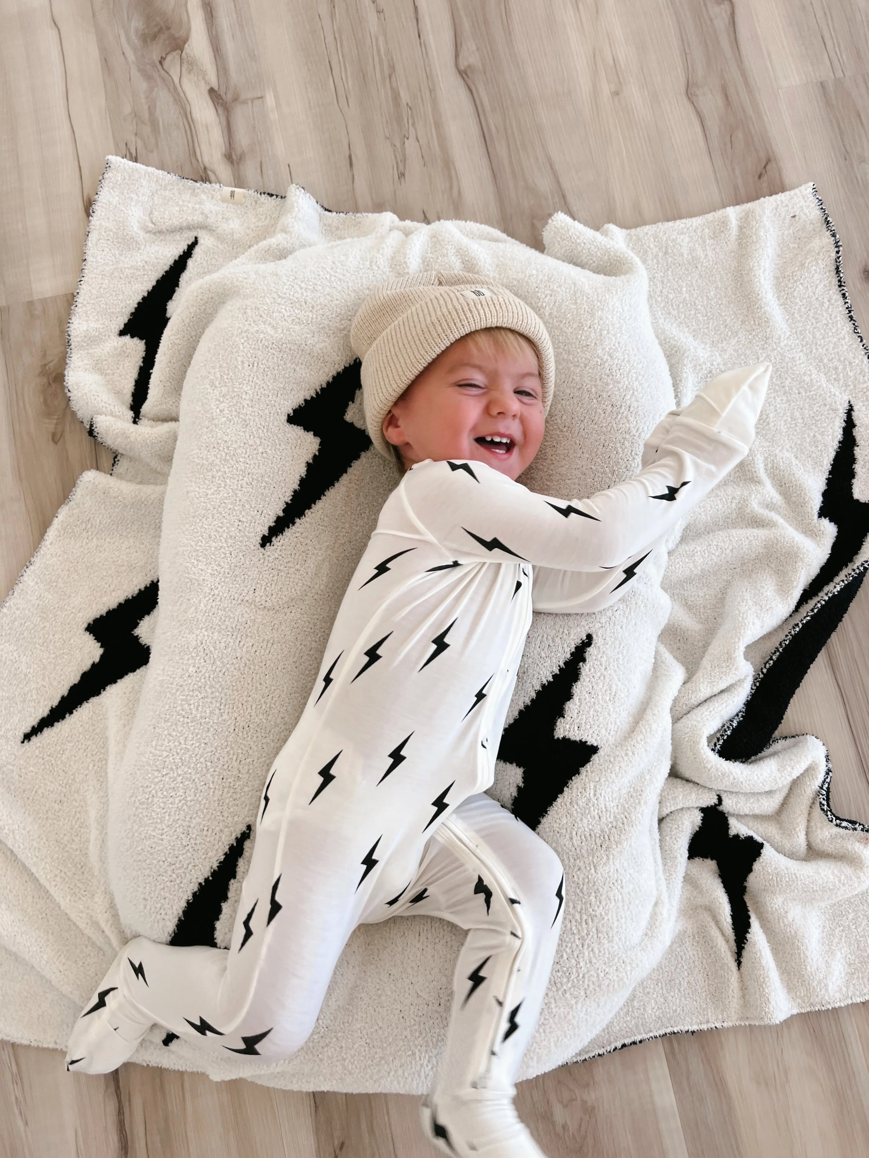 Bamboo Zip Pajamas | White & Black Lightning Bolt - Image 11