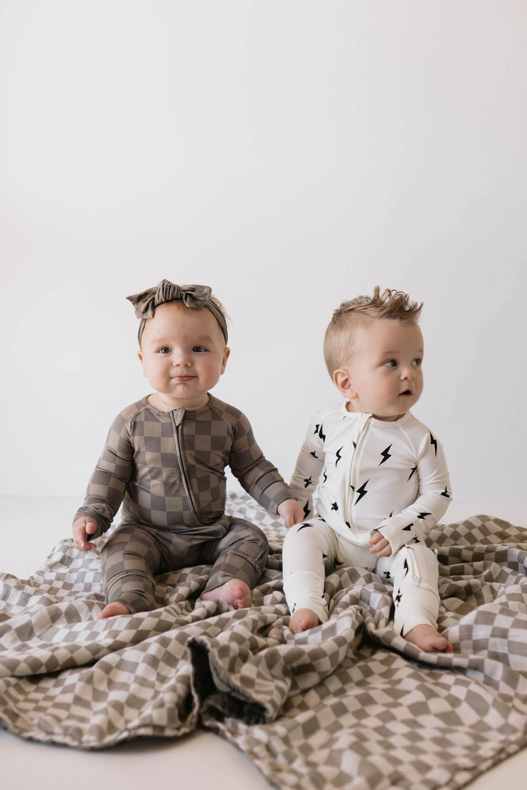Bamboo Zip Pajamas | White & Black Lightning Bolt - Image 5