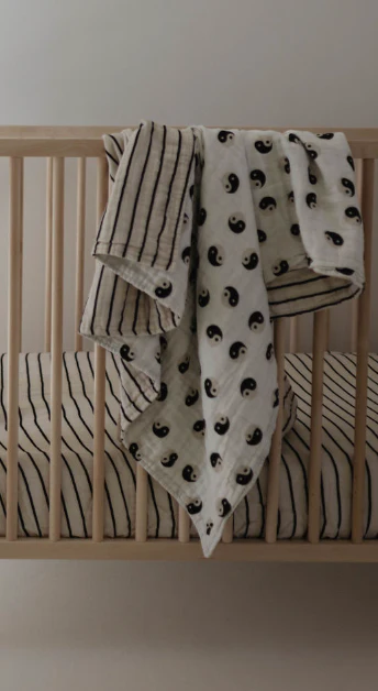 Black & White Yin Yang / Stripe | Reversible Muslin Quilt - Image 2
