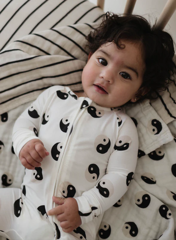 Black & White Yin Yang / Stripe | Reversible Muslin Quilt - Image 9
