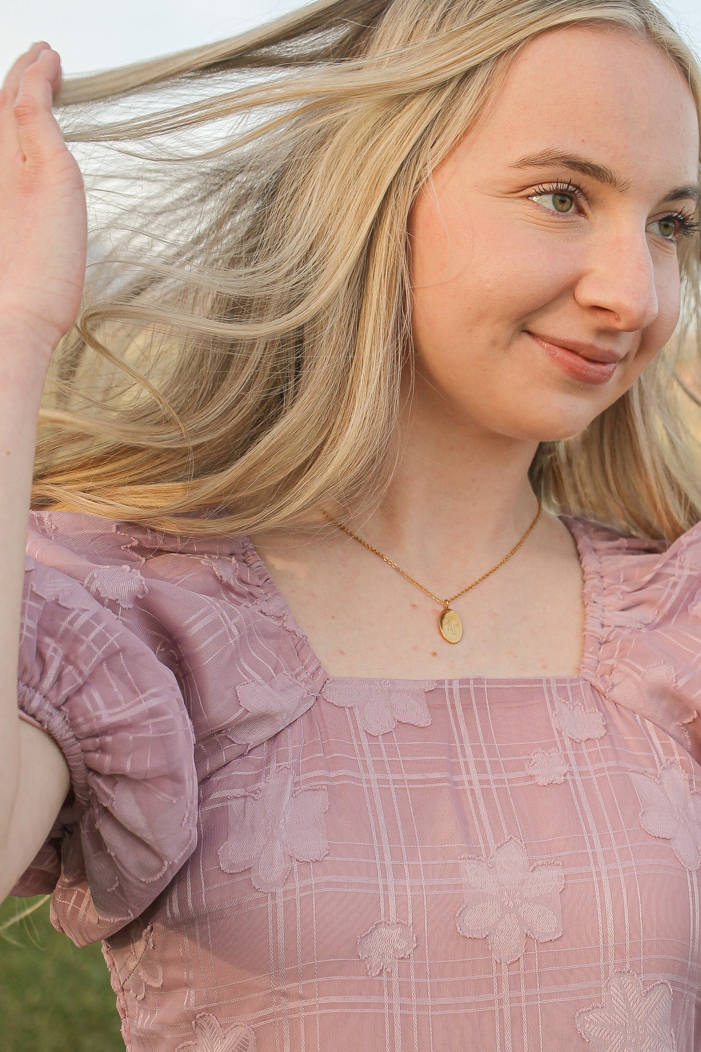 Bow Pendant Necklace in Gold - Image 12