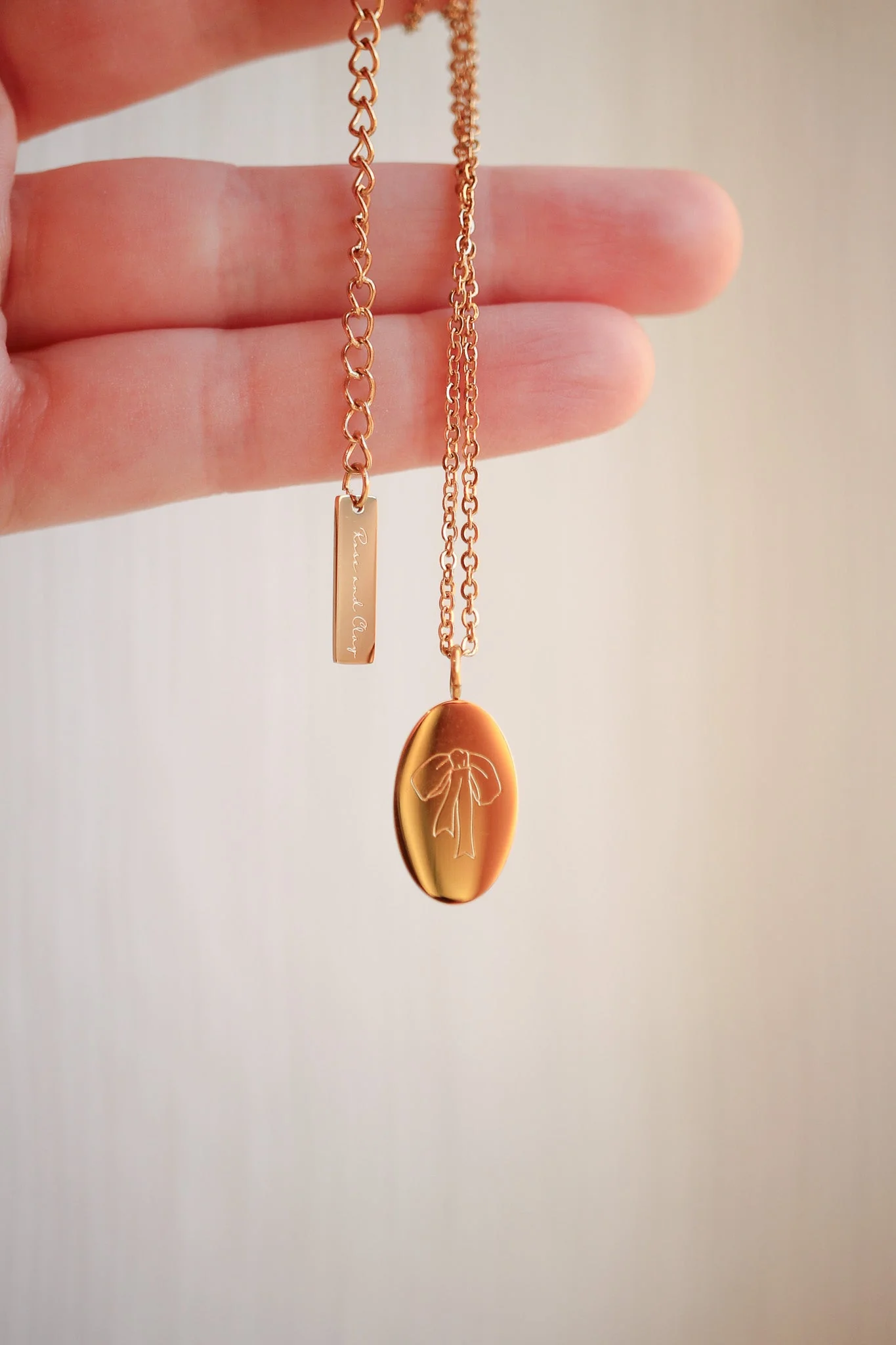 Bow Pendant Necklace in Gold - Image 4