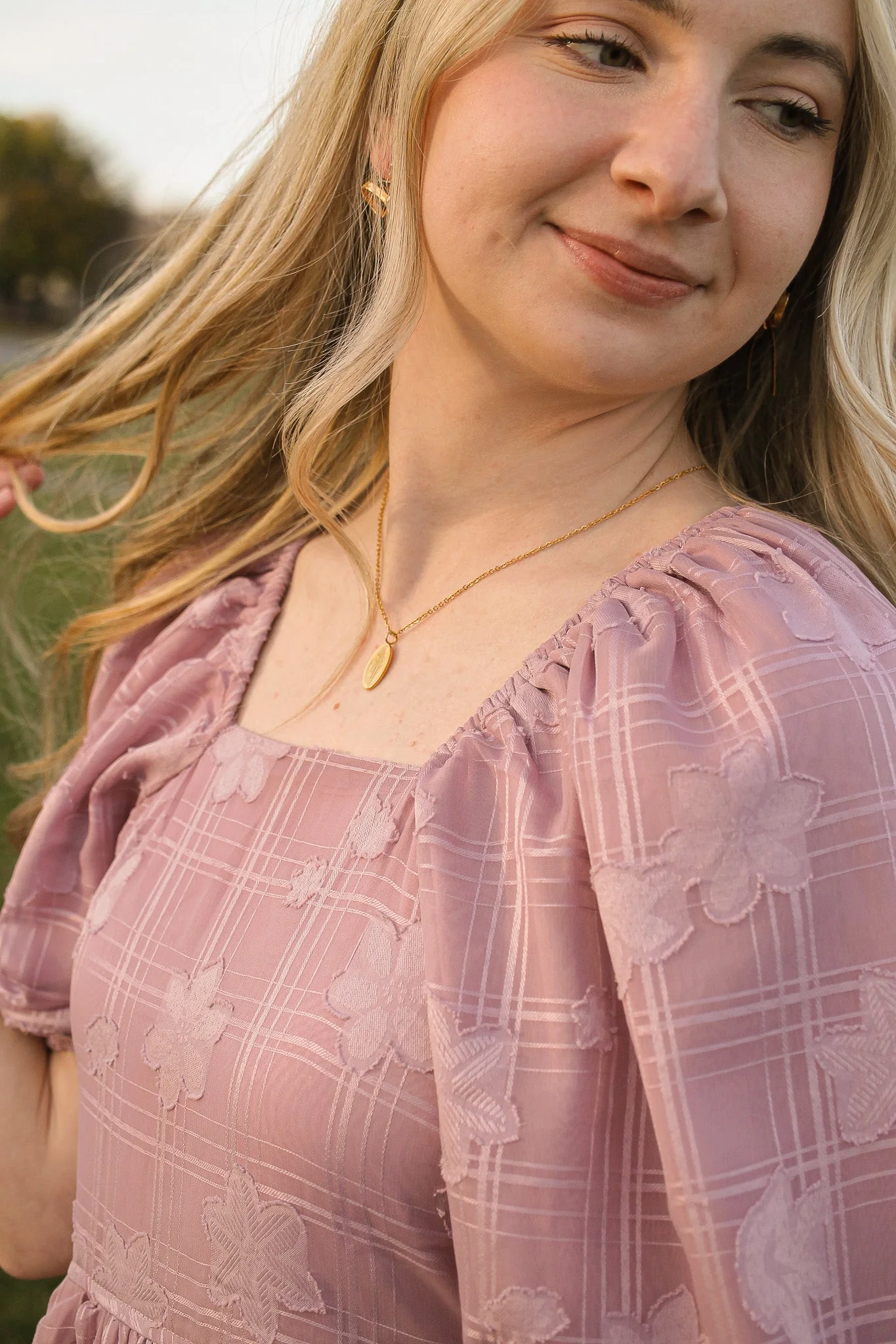 Bow Pendant Necklace in Gold - Image 9