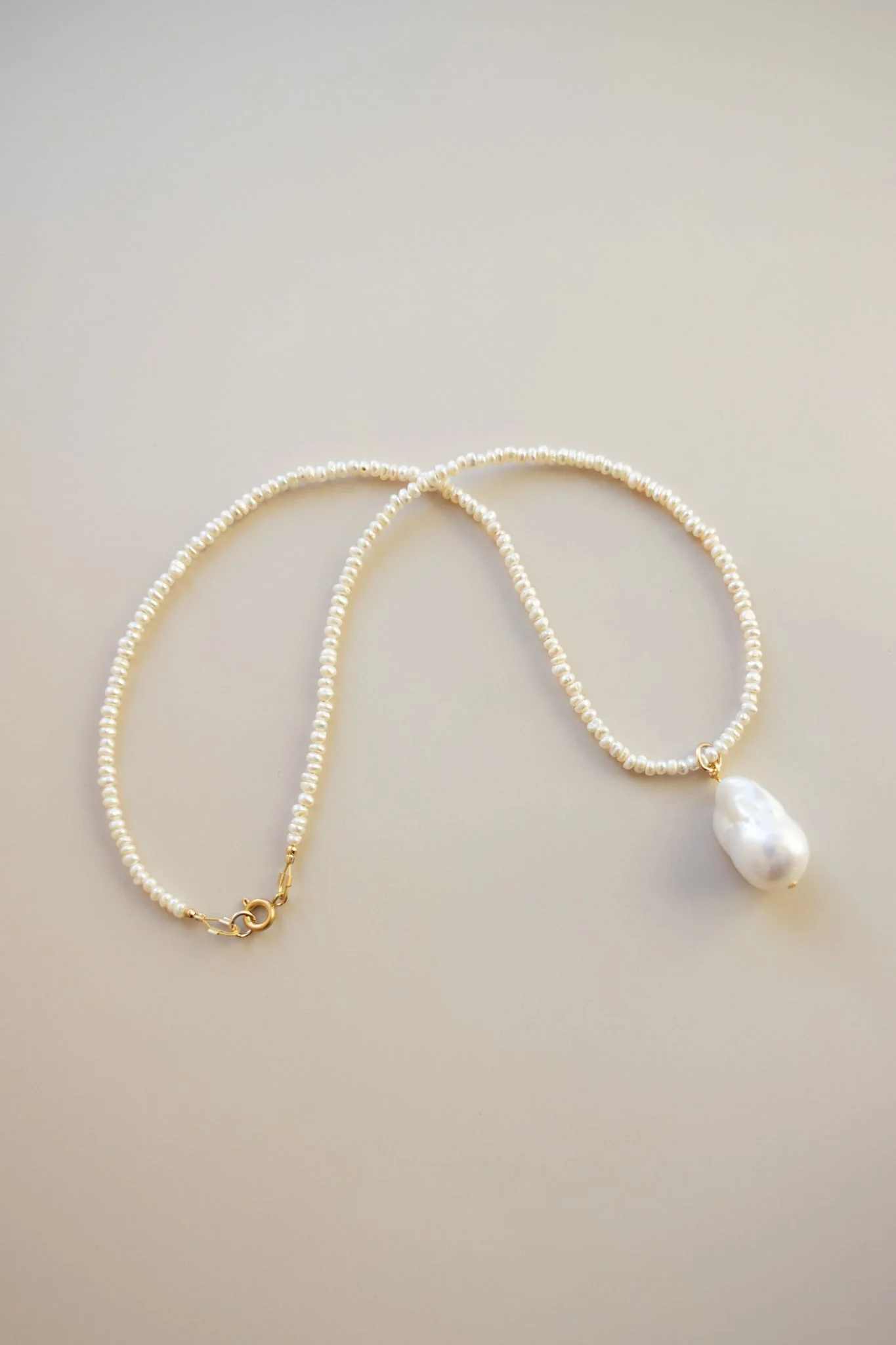 Button Pearl + Large Pearl Pendant Necklace - Image 3