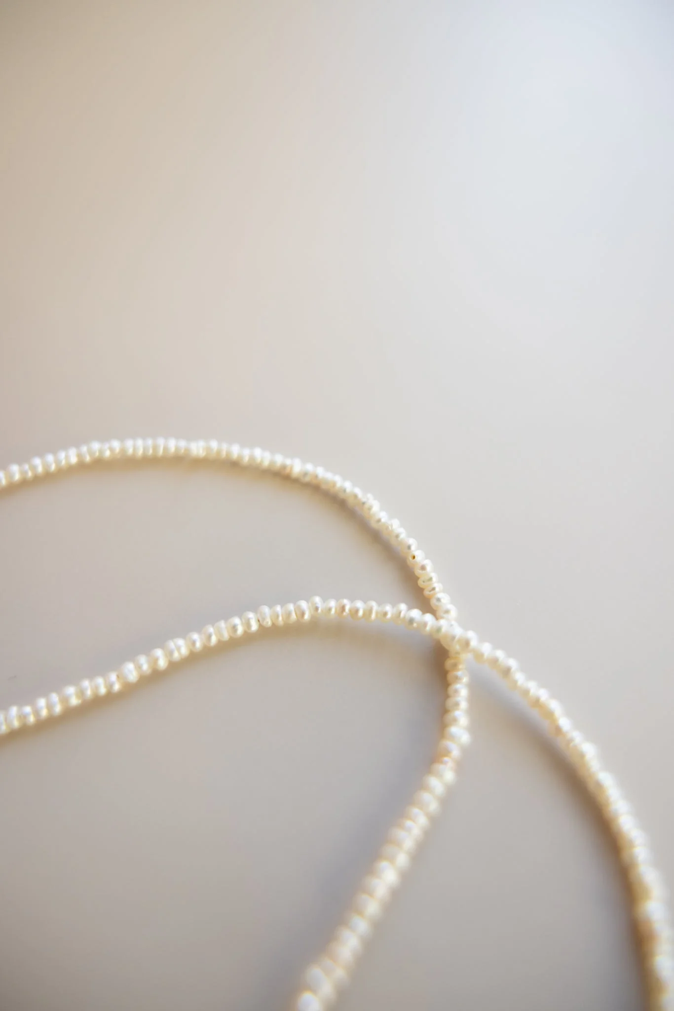 Button Pearl + Large Pearl Pendant Necklace - Image 7