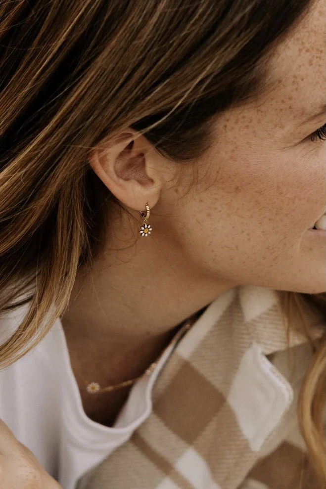 Carolina Daisy Hoops - Image 3