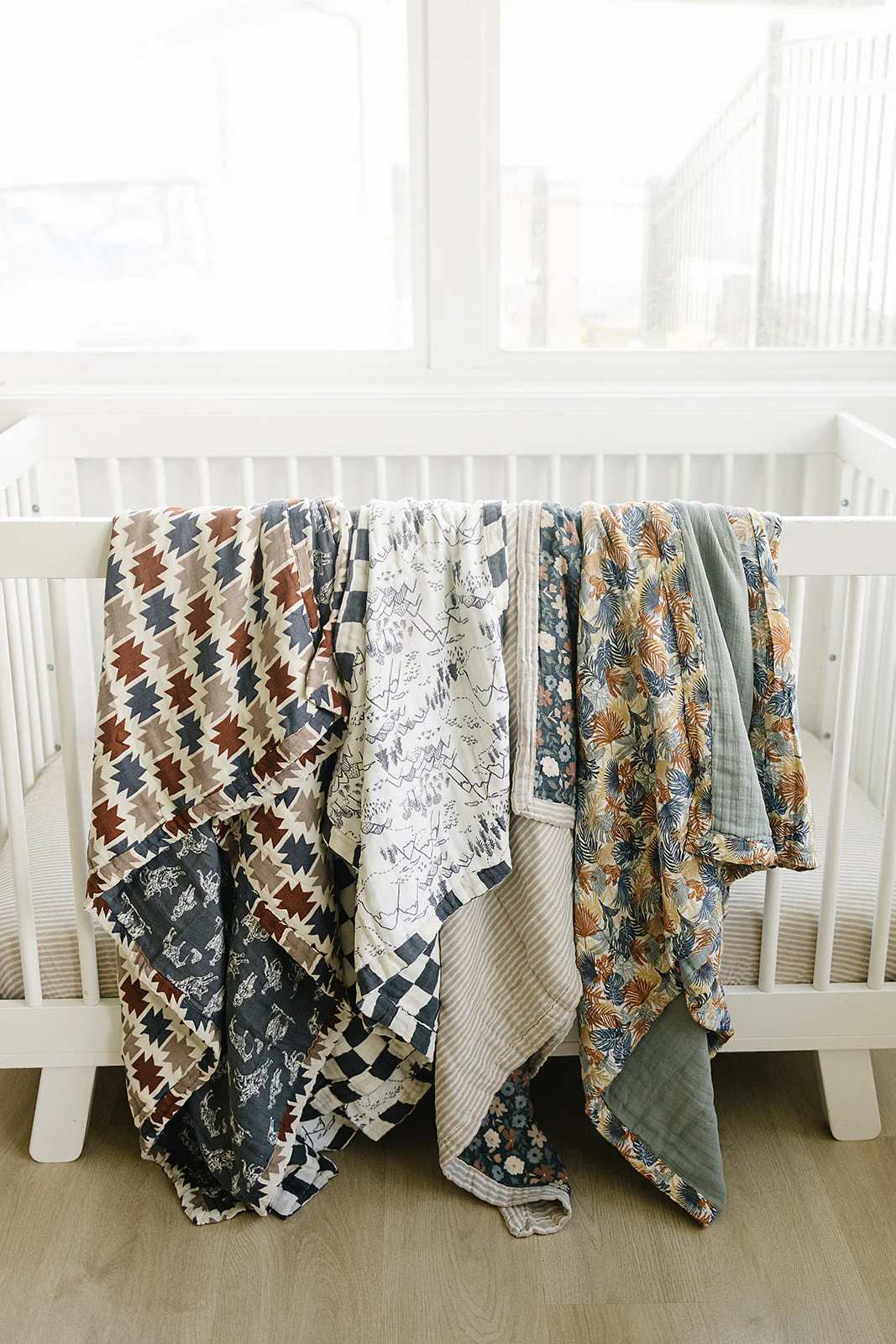 Charcoal Checkered + Summit Muslin Quilt - Image 4