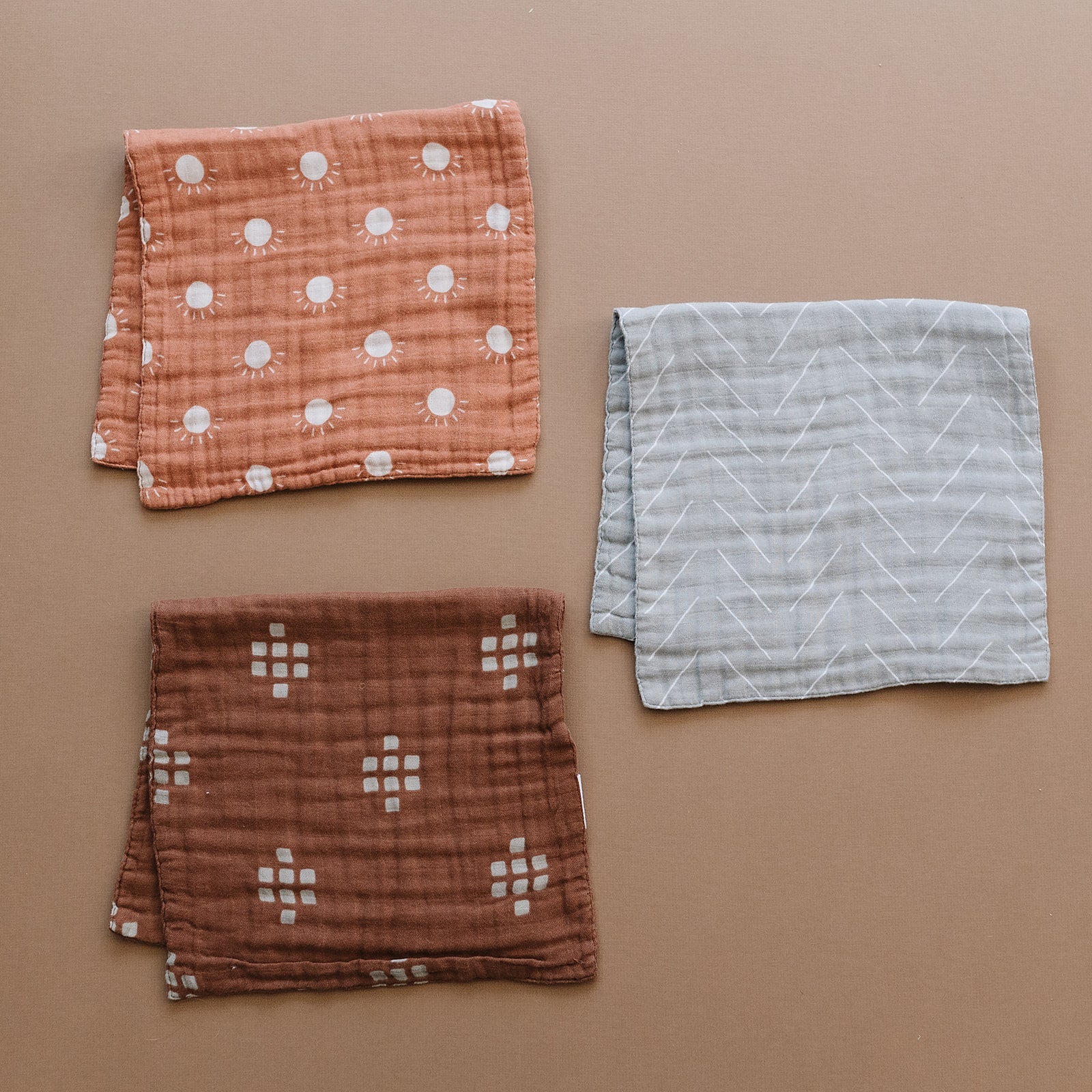 Chestnut Textile Muslin Burp Cloth - Image 3