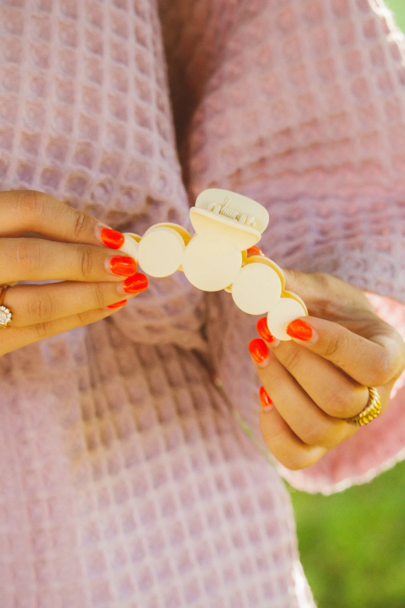 Circles Claw Clip - Image 33