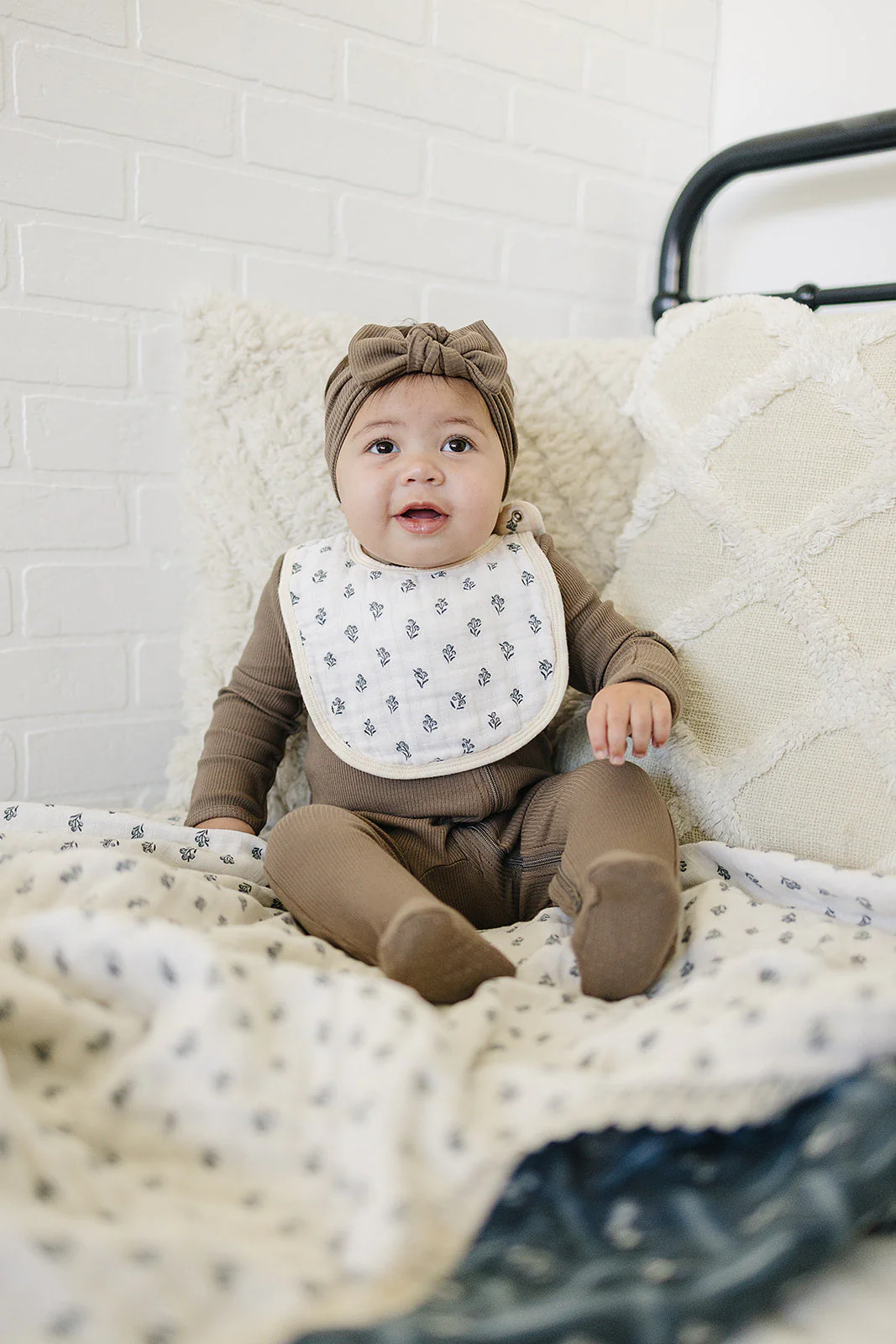 Cream Berry Classic Muslin Bib - Image 2