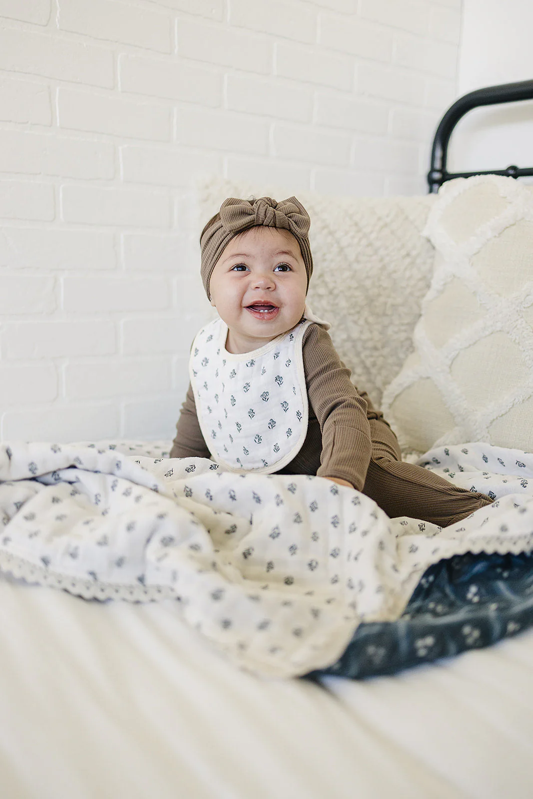 Cream Berry Classic Muslin Bib - Image 4