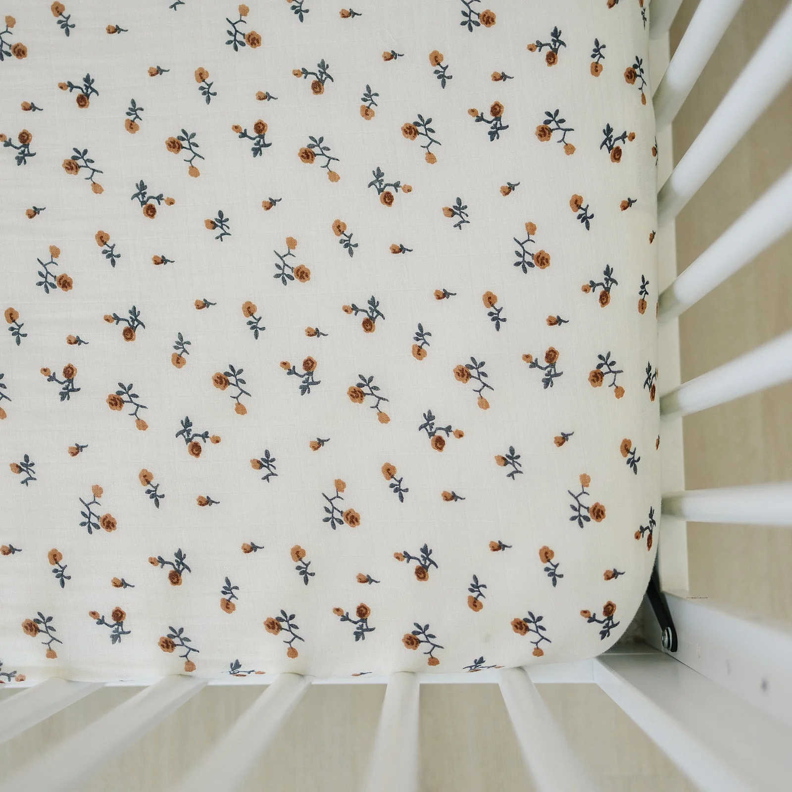 Cream Floral Muslin Crib Sheet - Image 3