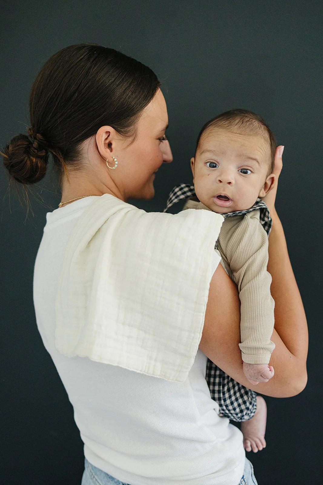 Cream Muslin Burp Cloth - Image 2