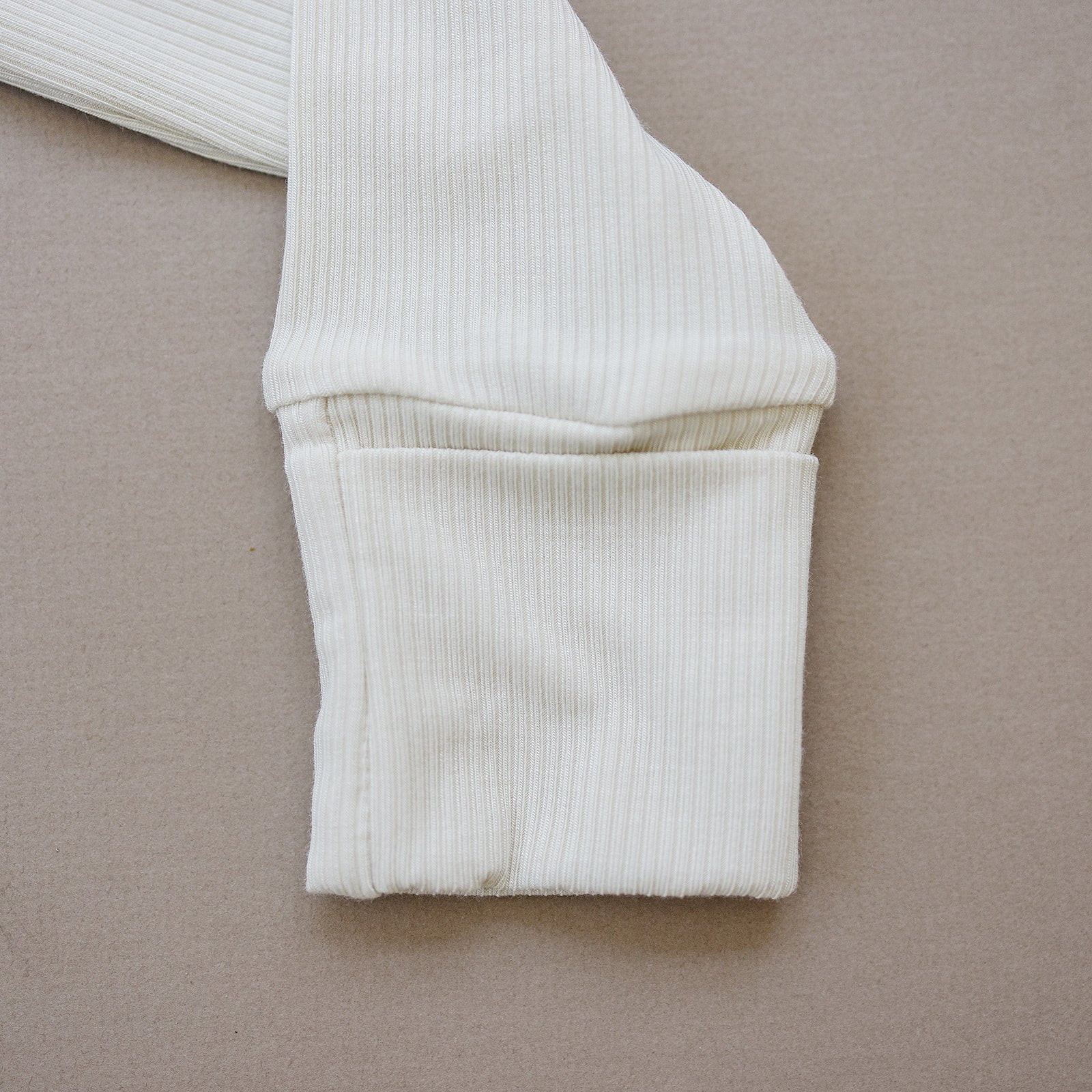 Cream Ribbed Bamboo Zipper - Image 3