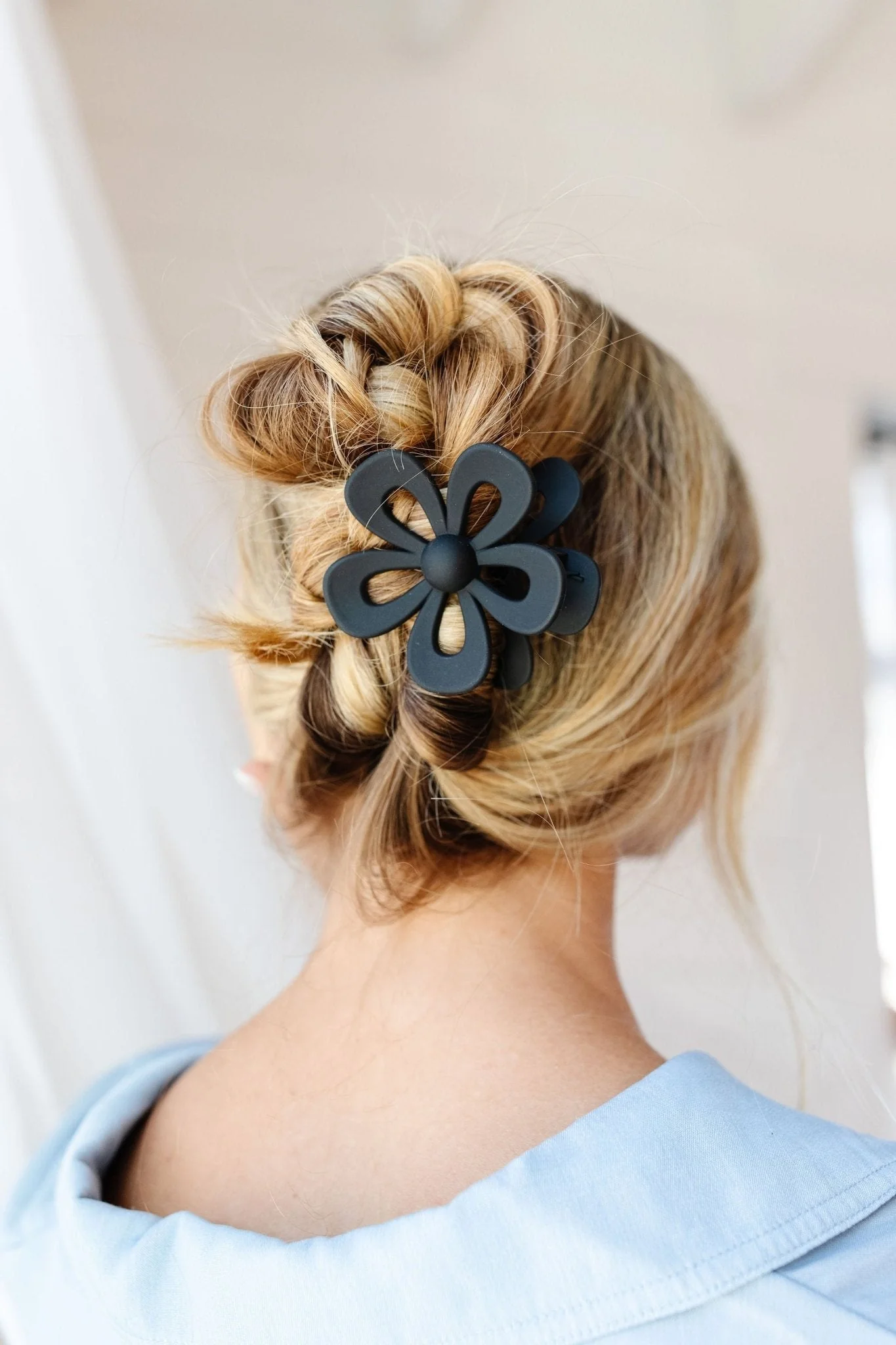 Cutout Flower Claw Clip - Image 5