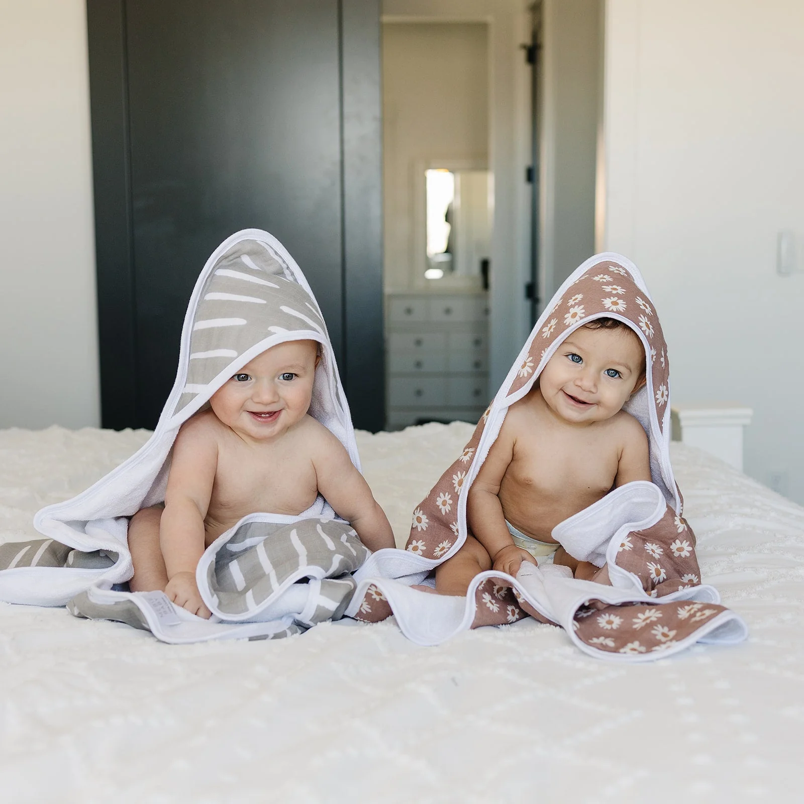 Daisy Dream Muslin Hooded Towel - Image 5