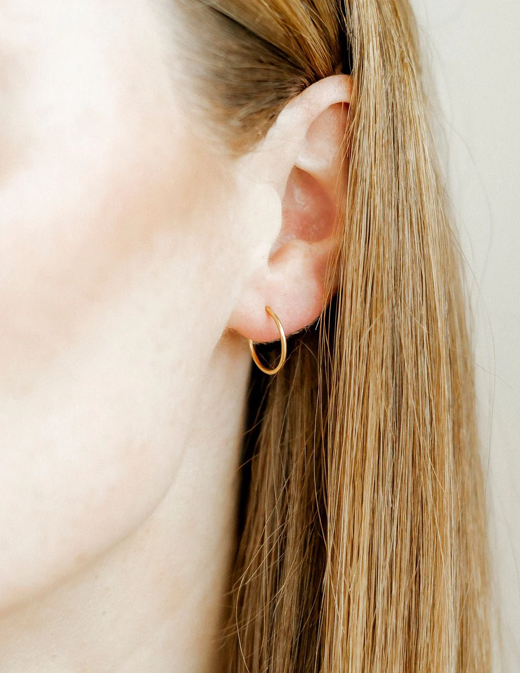 Huggie Infinity Hoop Earrings - Ava Gold 12mm - Image 2