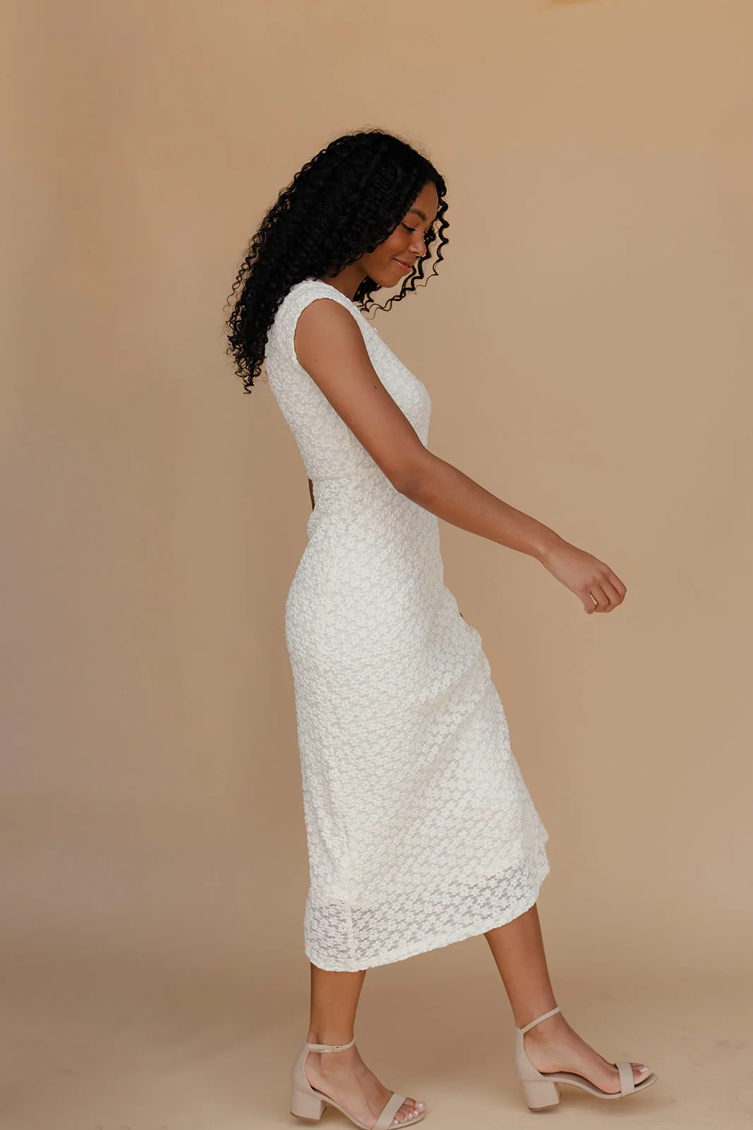 Juliet Lace Midi Dress - Image 7