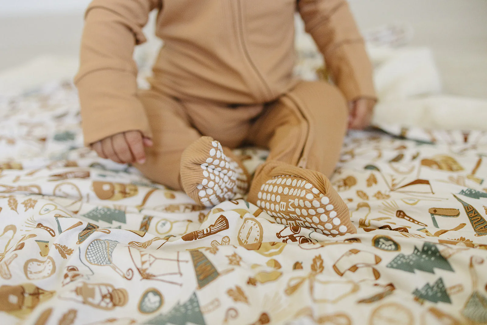 Latte Ribbed Bamboo Zipper - Image 7