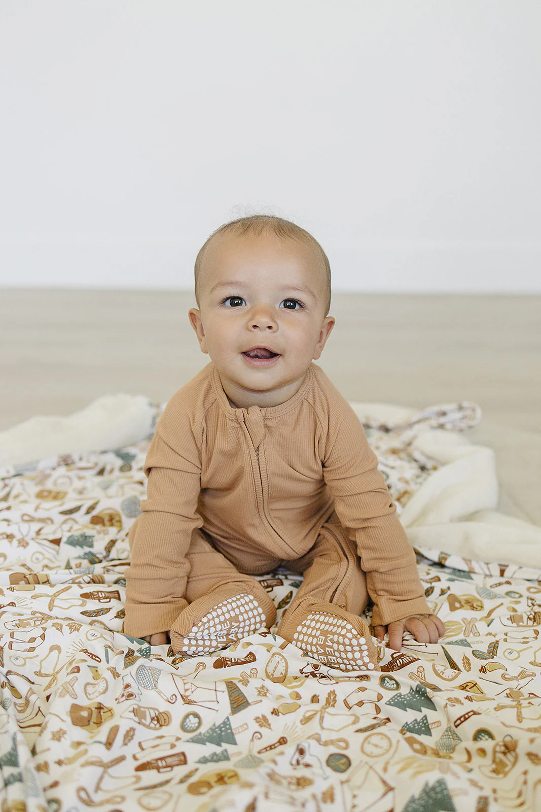 Latte Ribbed Bamboo Zipper - Image 8