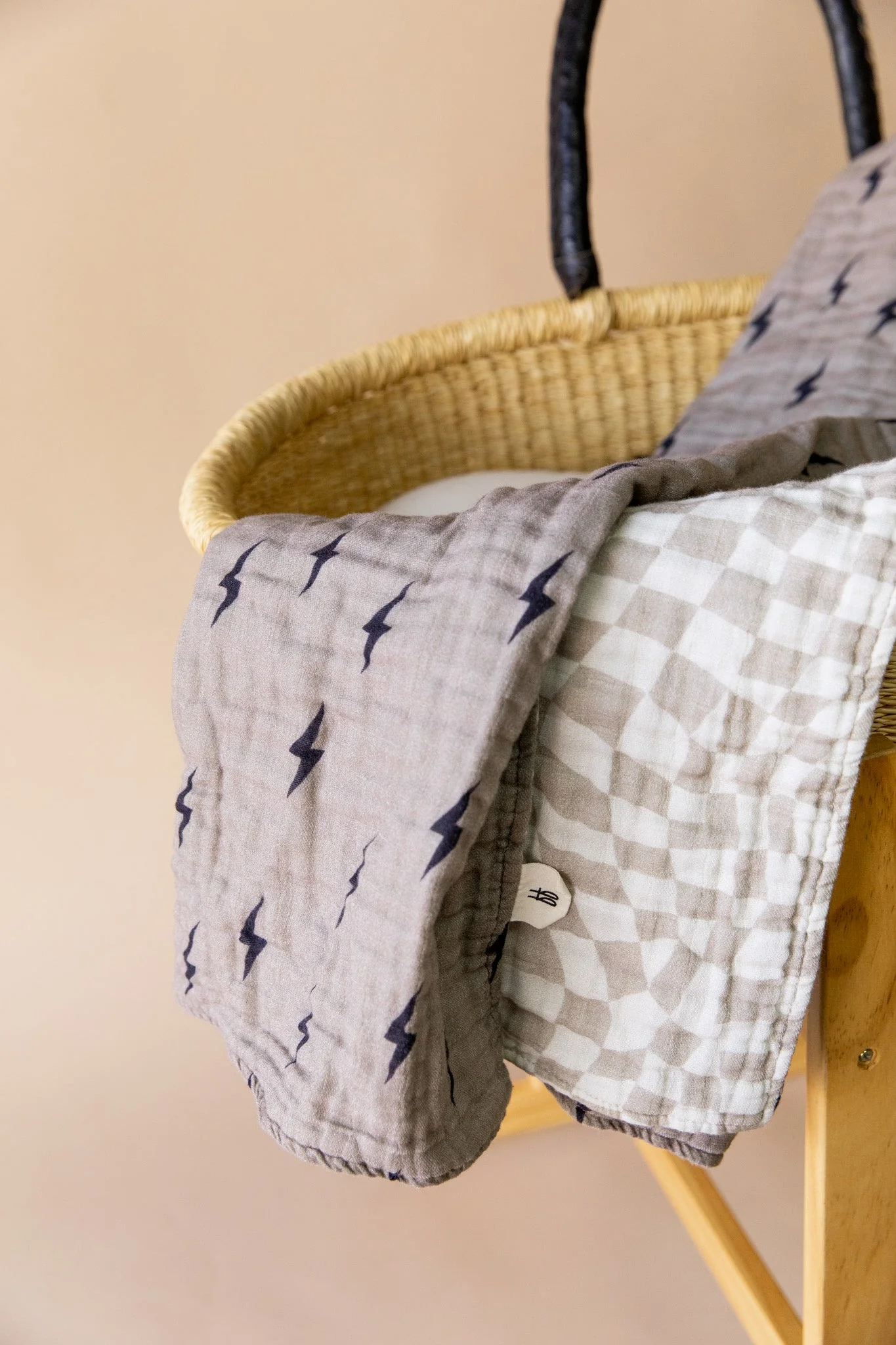 Lightning Bolt & Wavy Checker | Quilt - Image 3