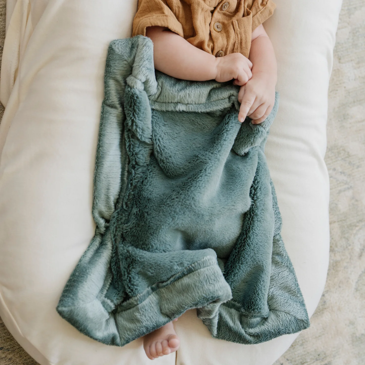 LUSH MINI BLANKETS - Image 20