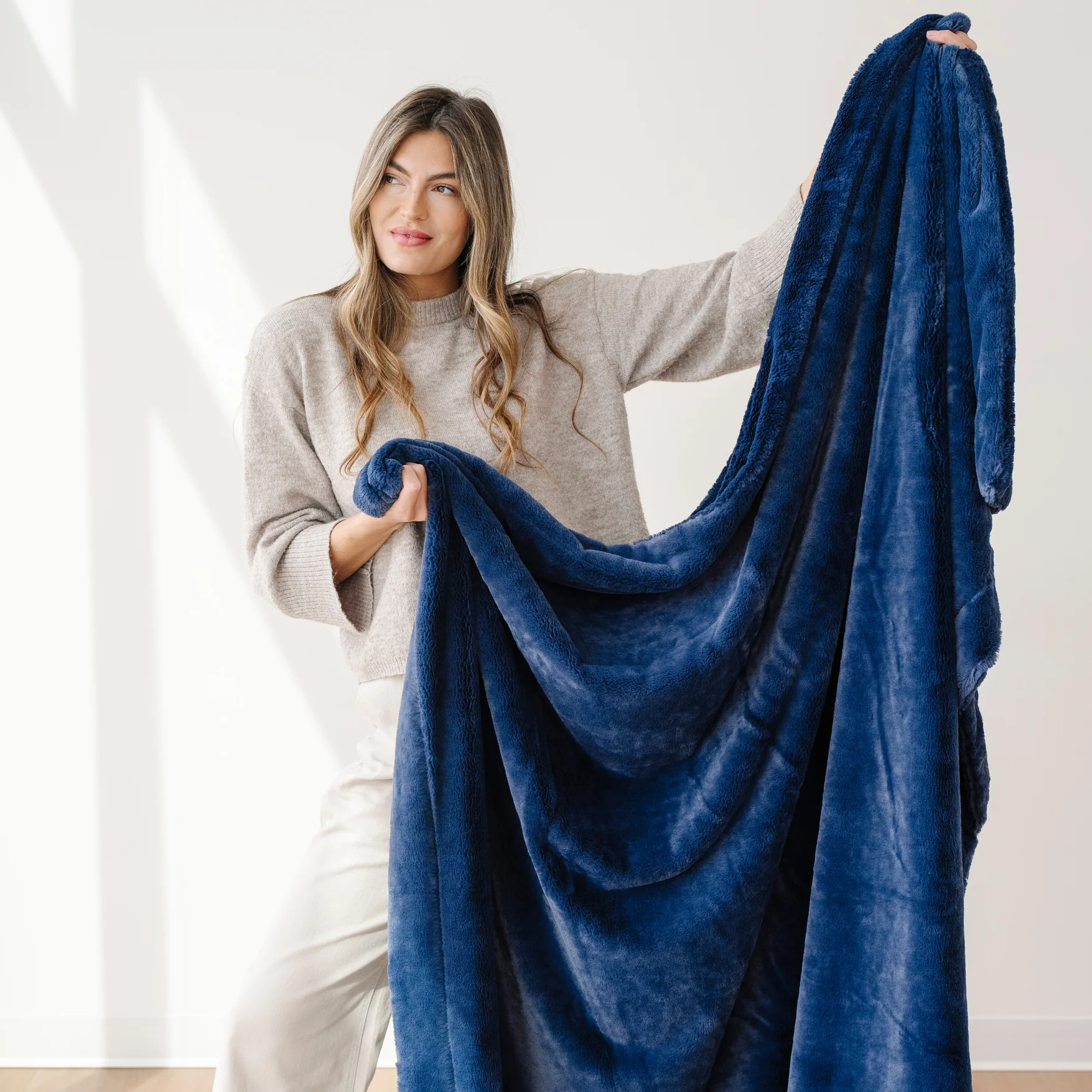 LUSH THROW BLANKETS - Image 17