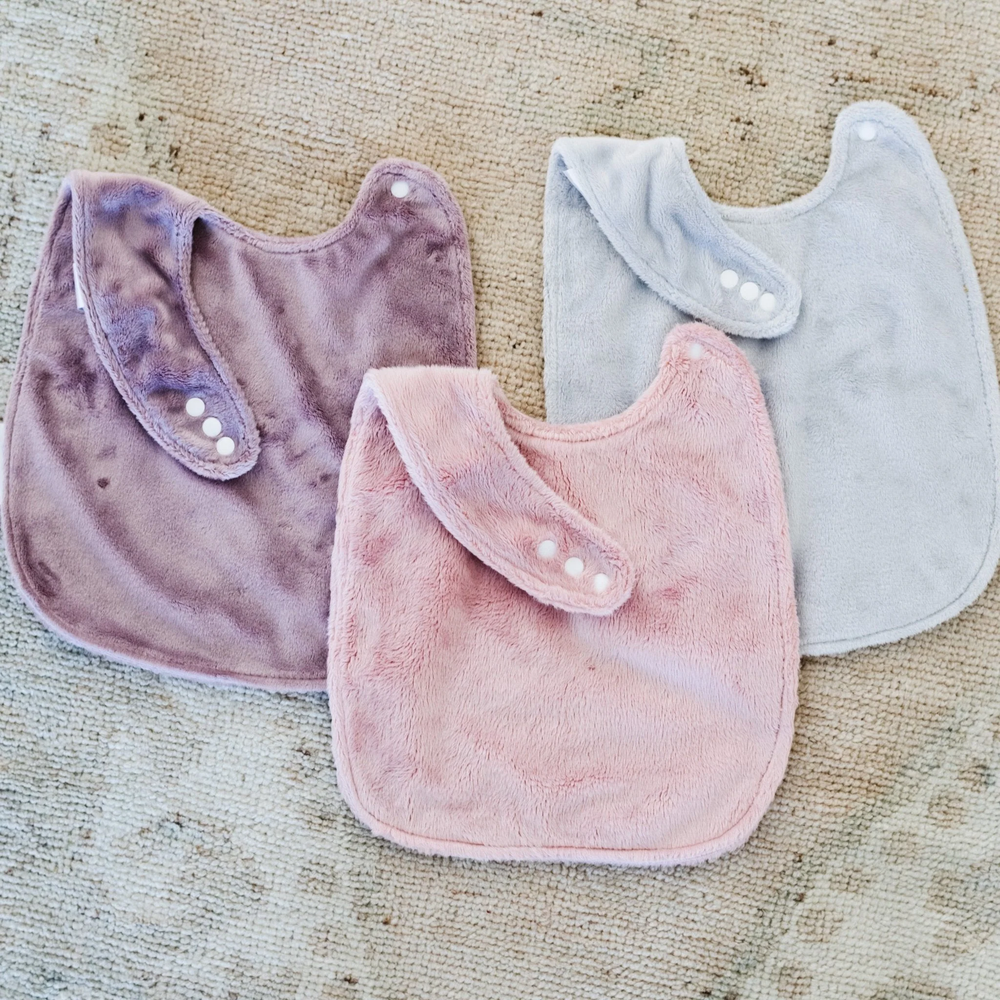 MINKY BIBS 3-PACK - Image 2