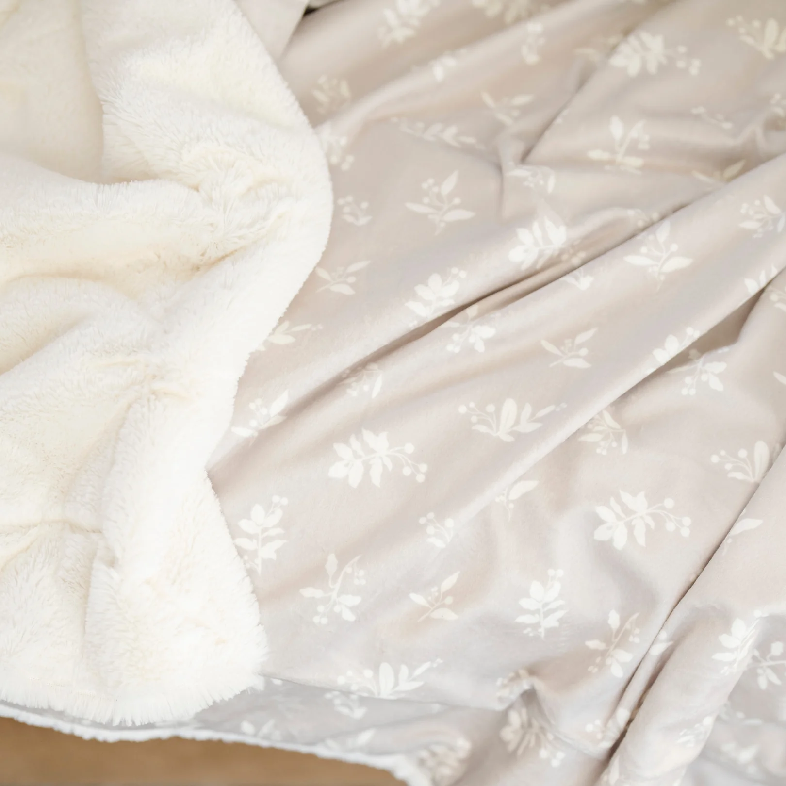 MINKY/LUSH XL BLANKETS - Image 11