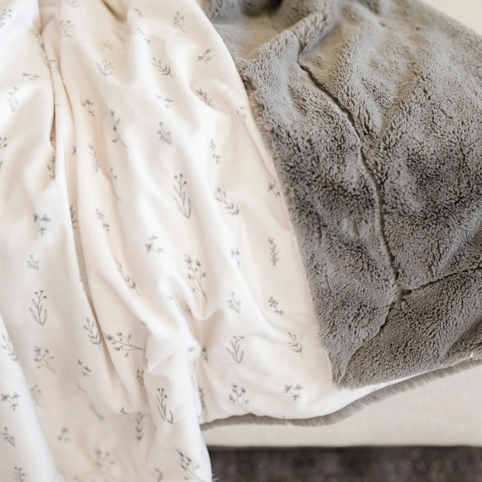 MINKY/LUSH XL BLANKETS - Image 8