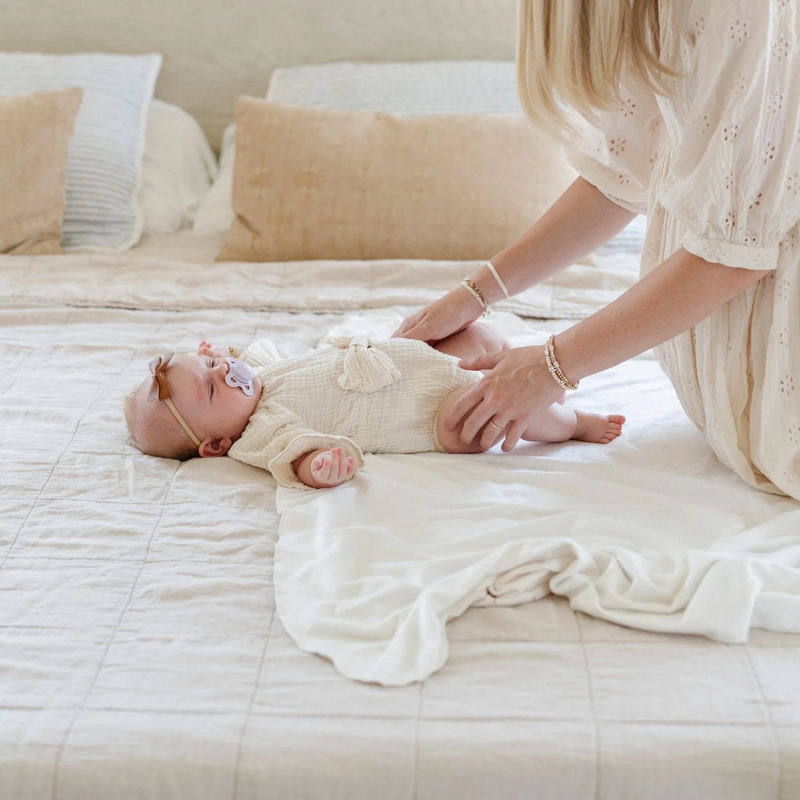 MINKY STRETCH LUXE SWADDLE/BLANKET - Image 16