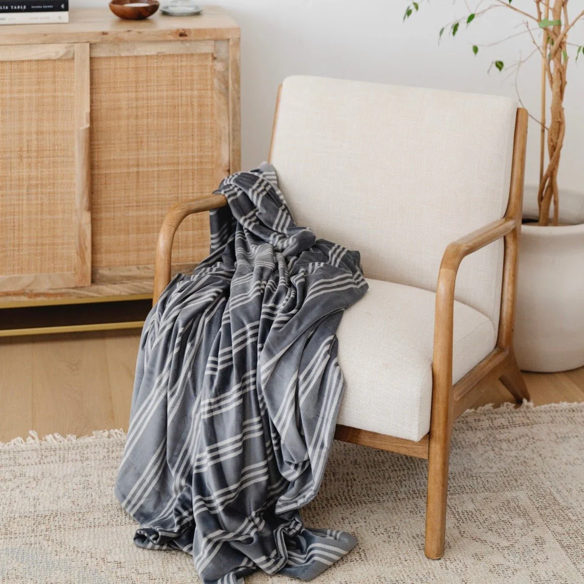 MINKY STRETCH THROW BLANKETS - Image 16
