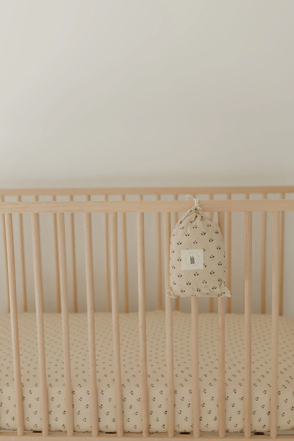 Muslin Crib Sheet | Flora - Image 4