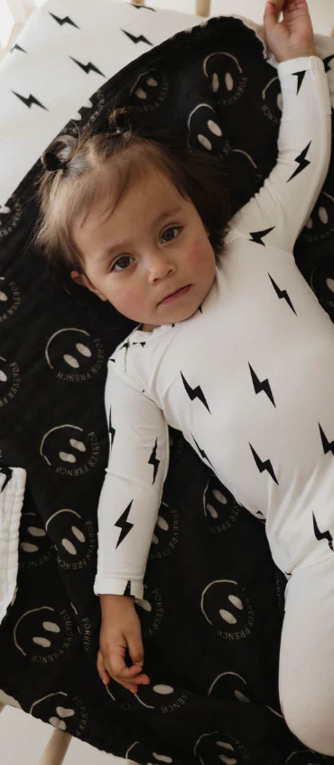 Muslin Quilt | ff Smile Black & White Bolt - Image 3