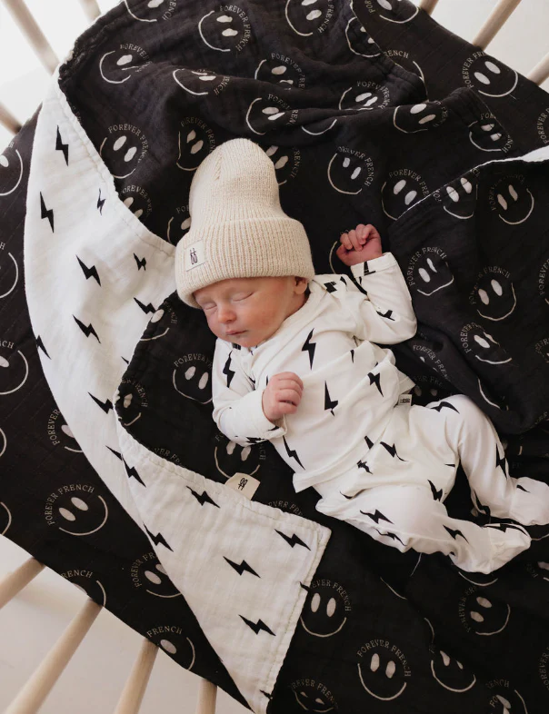 Muslin Quilt | ff Smile Black & White Bolt - Image 5