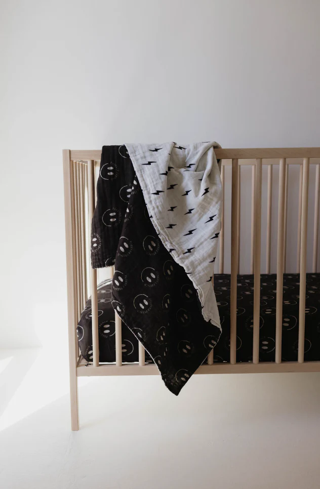 Muslin Quilt | ff Smile Black & White Bolt - Image 7