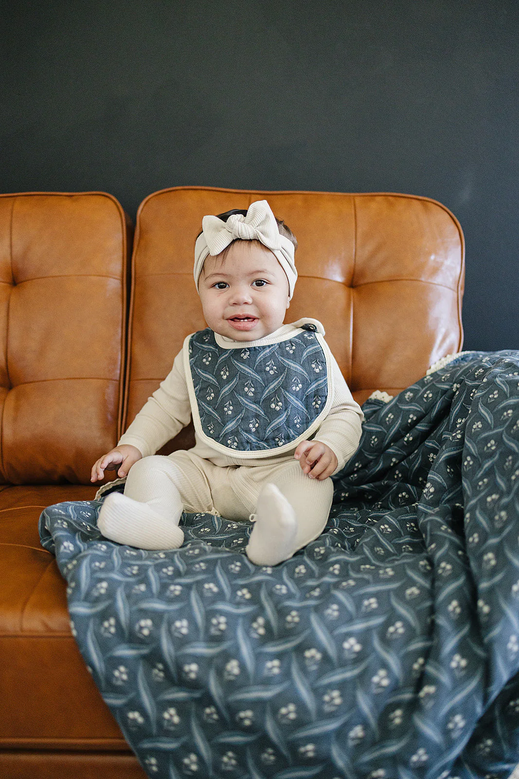 Navy Berry Classic Muslin Bib - Image 2