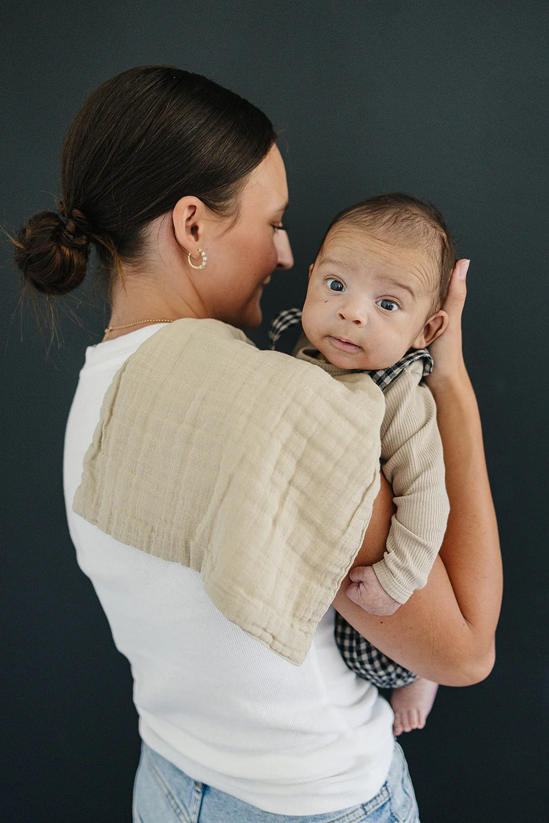 Oatmeal Muslin Burp Cloth - Image 2