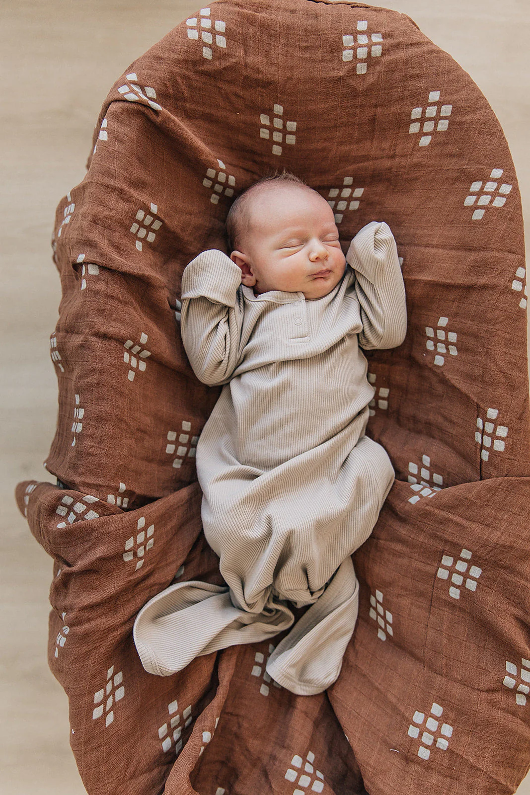 Oatmeal Organic Cotton Ribbed Knot Gown - Image 2