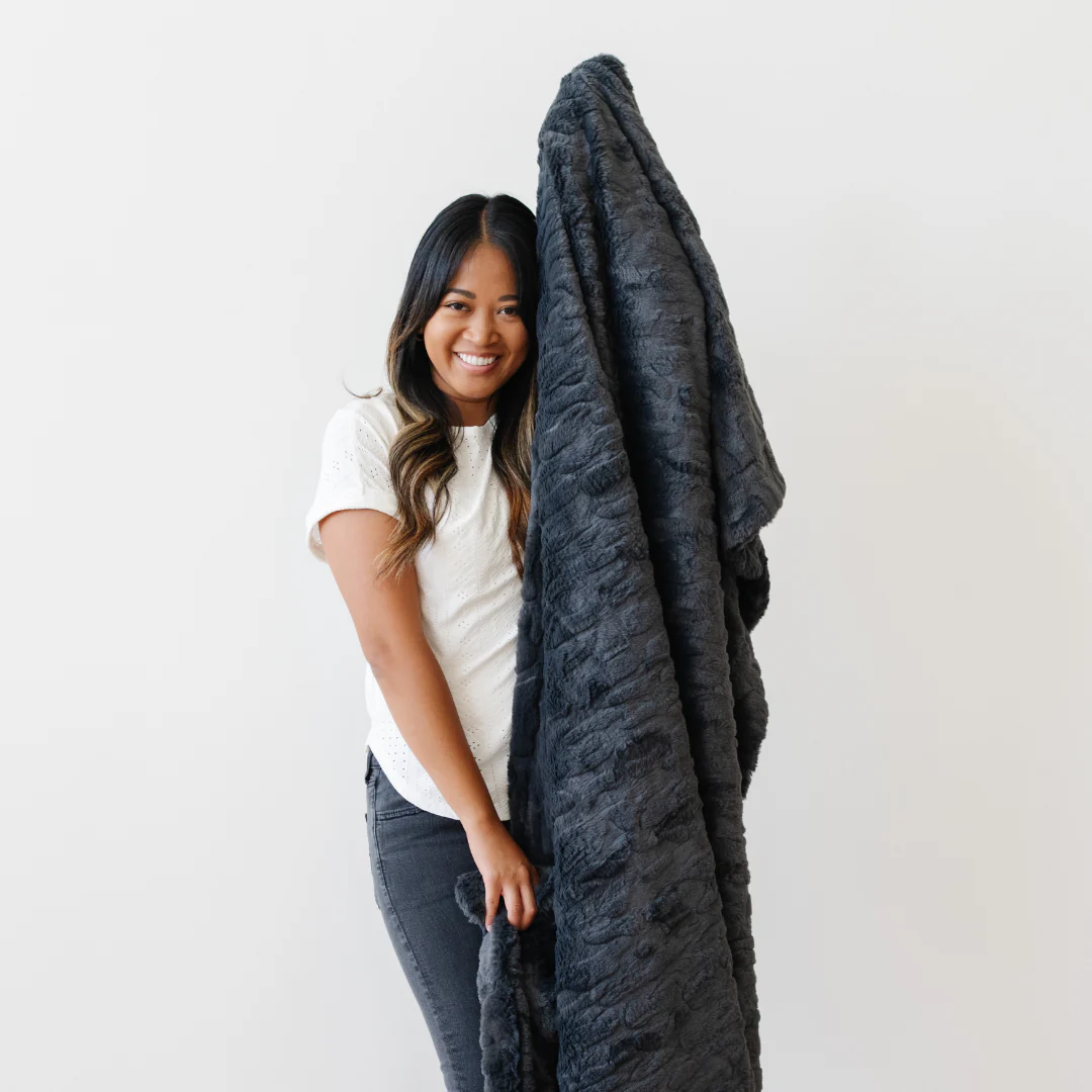 PATTERNED FAUX FUR THROW BLANKETS - Image 18