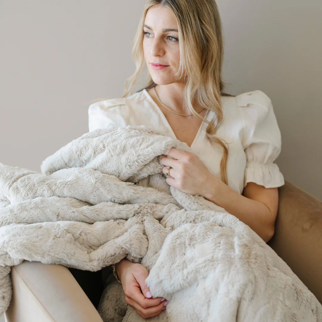 PATTERNED FAUX FUR THROW BLANKETS - Image 41