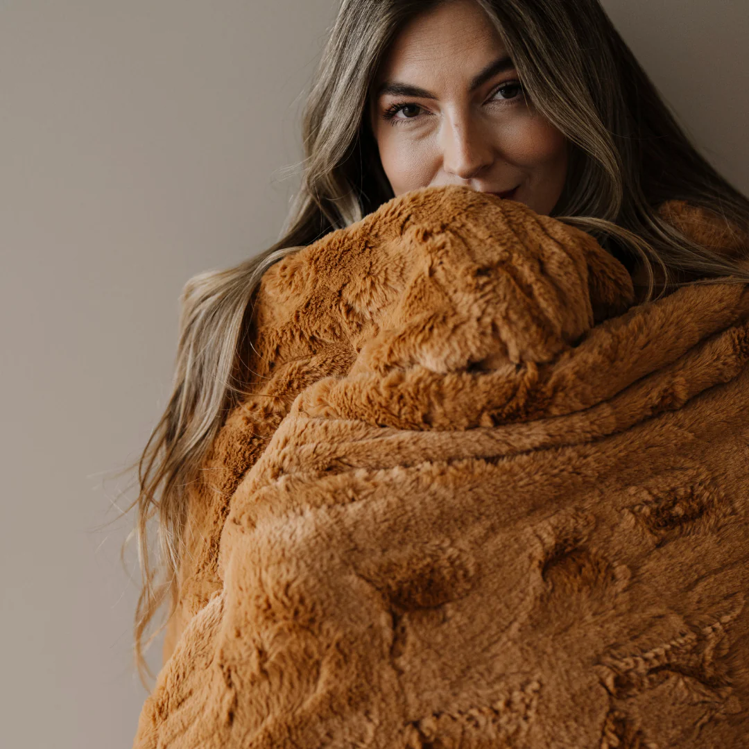 PATTERNED FAUX FUR THROW BLANKETS - Image 47