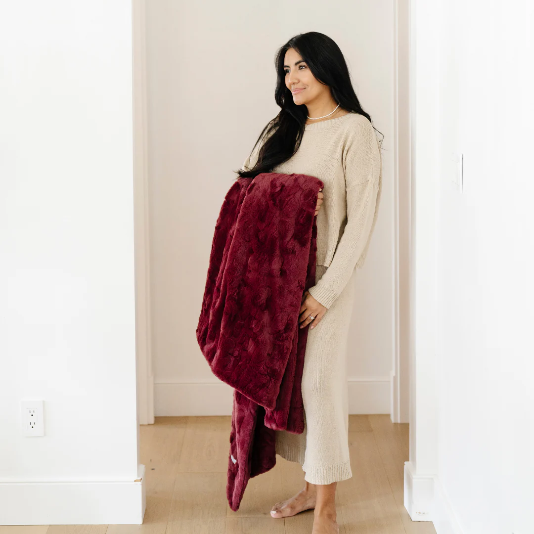 PATTERNED FAUX FUR THROW BLANKETS - Image 59
