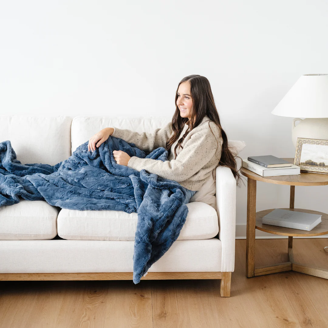 PATTERNED FAUX FUR THROW BLANKETS - Image 64