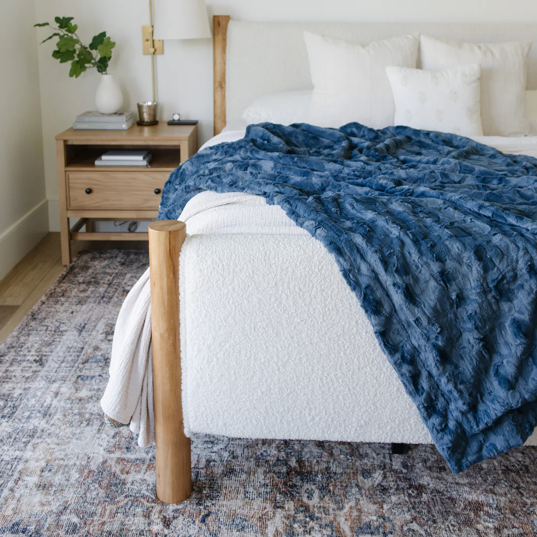 PATTERNED FAUX FUR THROW BLANKETS - Image 65