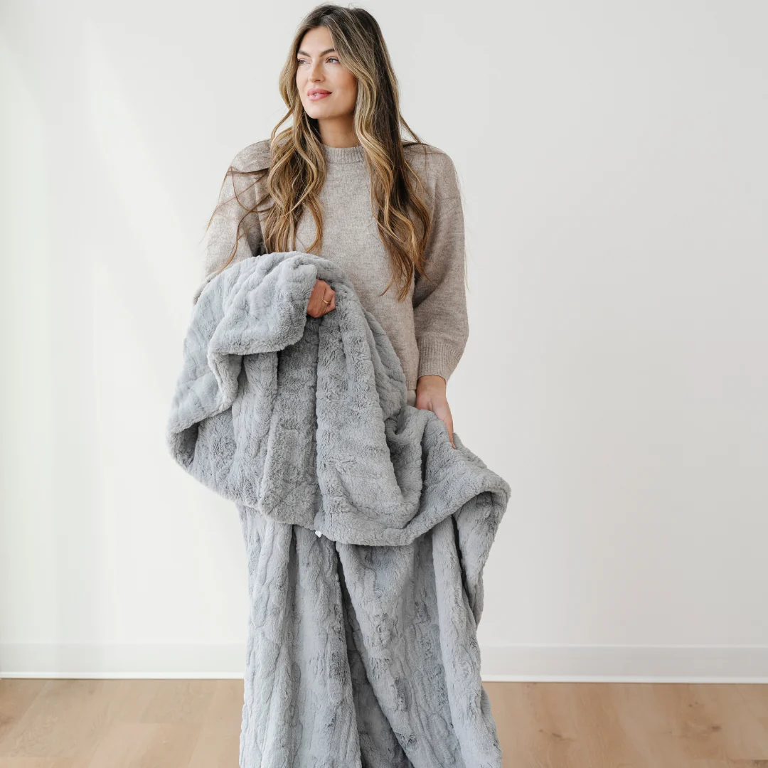 PATTERNED FAUX FUR XL THROW BLANKETS - Image 11