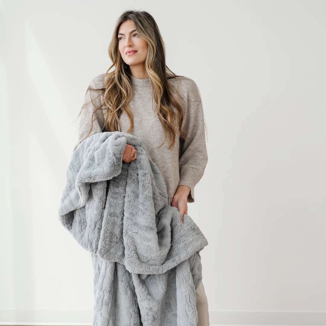 PATTERNED FAUX FUR XL THROW BLANKETS - Image 13
